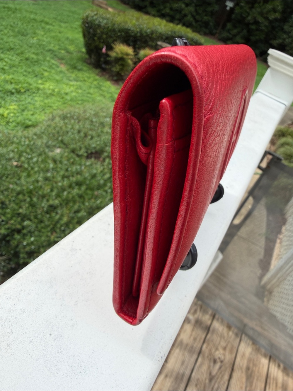 Gucci Authentic Red Pebbled Leather Continental Wallet - Picture 4 of 17